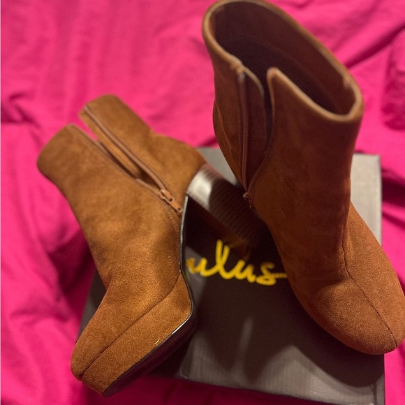 Booties High Heel 8.5 Women’s Lulus - Picture 2 of 2